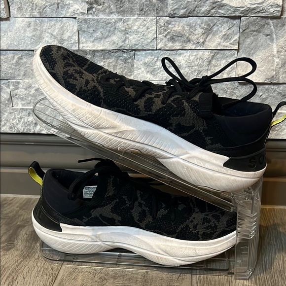 Sorel Black Gray and White Sneakers with Cushioned Midsole size 7 - Picture 4 of 15